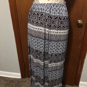 Threads studio maxi skirt sz S